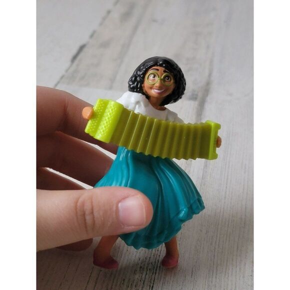 Maribel McDonalds Disney Pixar Encanto 2021 toy figure - Picture 2 of 6